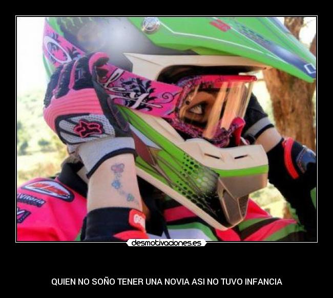  - QUIEN NO SOÑO TENER UNA NOVIA ASI NO TUVO INFANCIA
