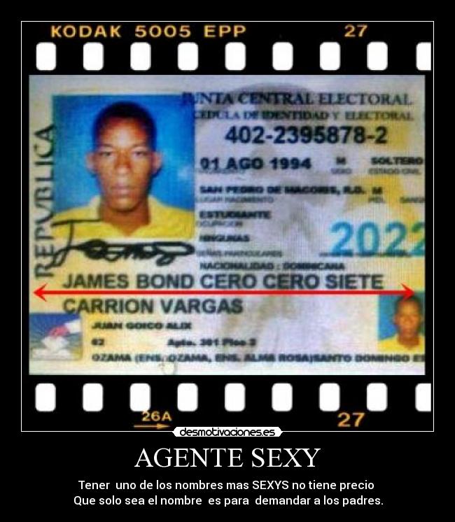 carteles 007 nombres raros cine james bond increible heroe accion desmotivaciones