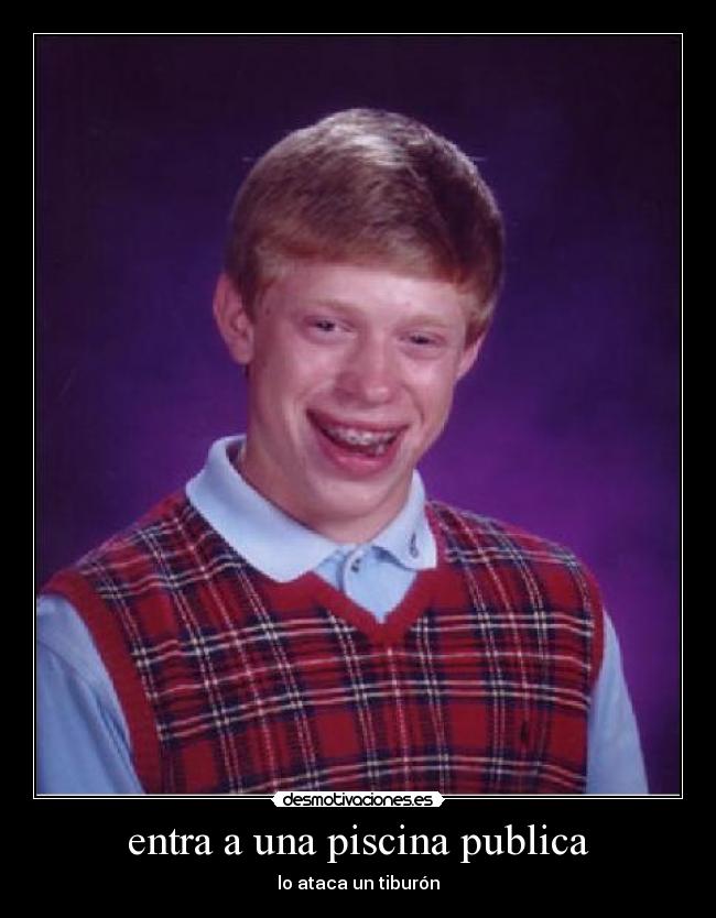 entra a una piscina publica -