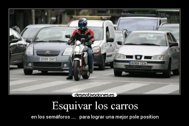 Esquivar los carros - en los semáforos ....   para lograr una mejor pole position