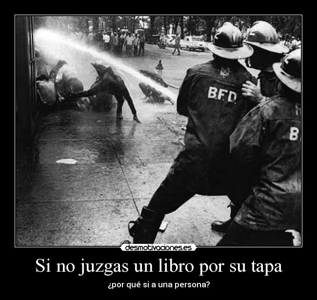 carteles racismo desmotivaciones