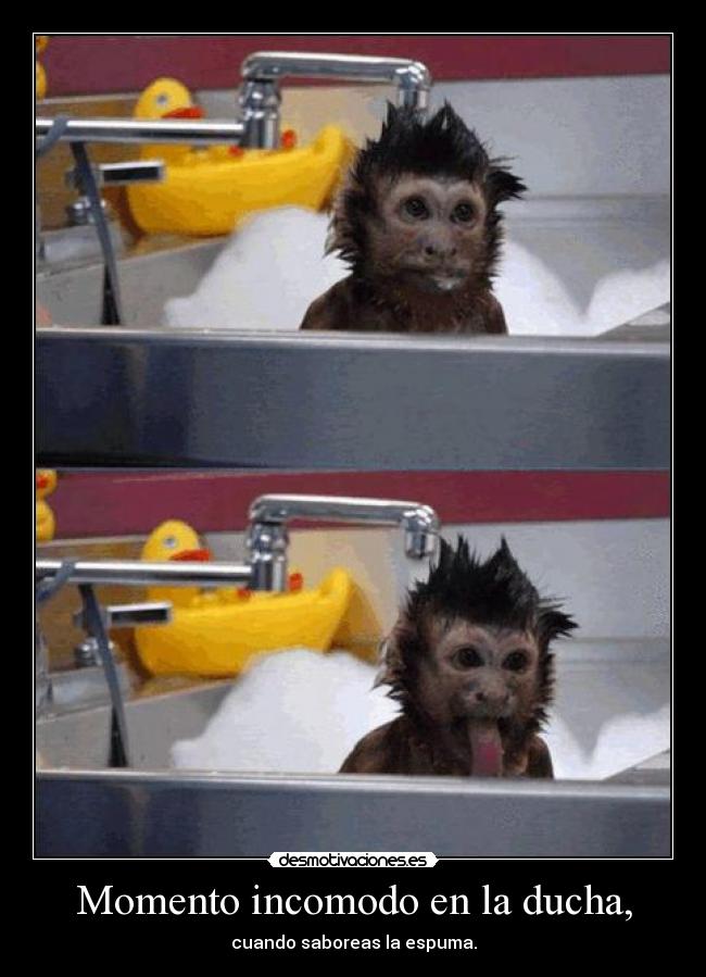 Momento incomodo en la ducha, - 