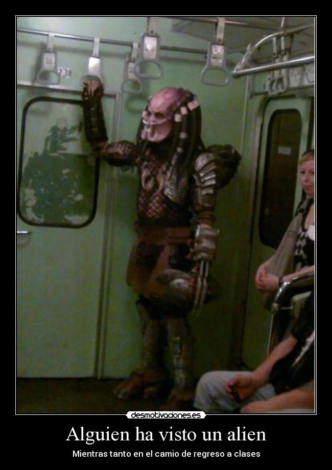 Alguien ha visto un alien - Mientras tanto en el camio de regreso a clases