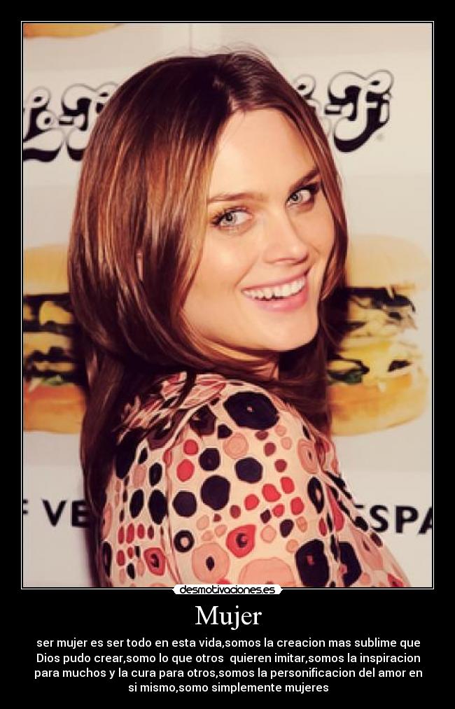 Mujer - ser mujer es ser todo en esta vida,somos la creacion mas sublime que
Dios pudo crear,somo lo que otros quieren imitar,somos la inspiracion
para muchos y la cura para otros,somos la personificacion del amor en
si mismo,somo simplemente mujeres