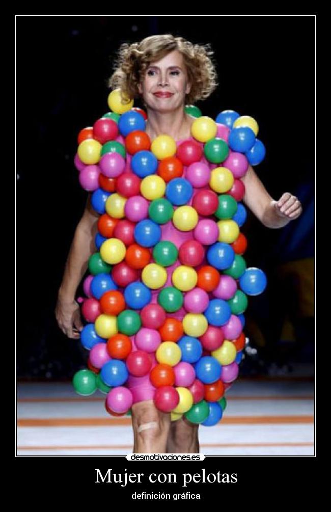 Mujer con pelotas - definición gráfica