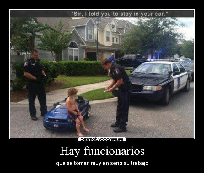 carteles funcionarios que toman todo muy serio desmotivaciones
