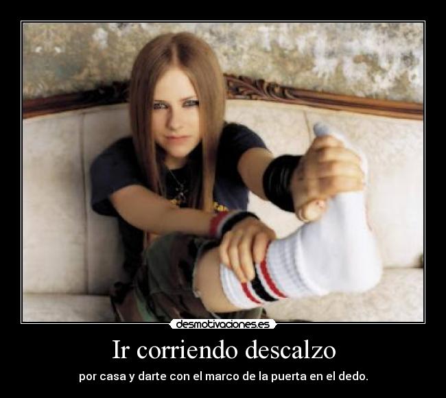 carteles avril lavigne avrileros littleblackstar correr descalzo desmotivaciones