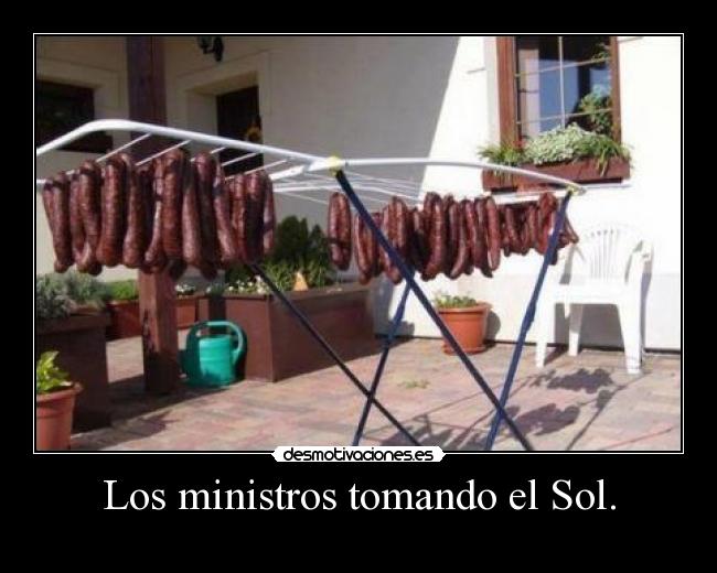 Los ministros tomando el Sol. - 