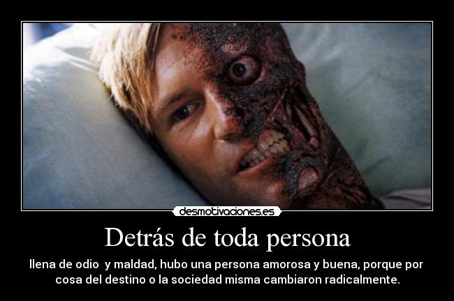 Detrás de toda persona -