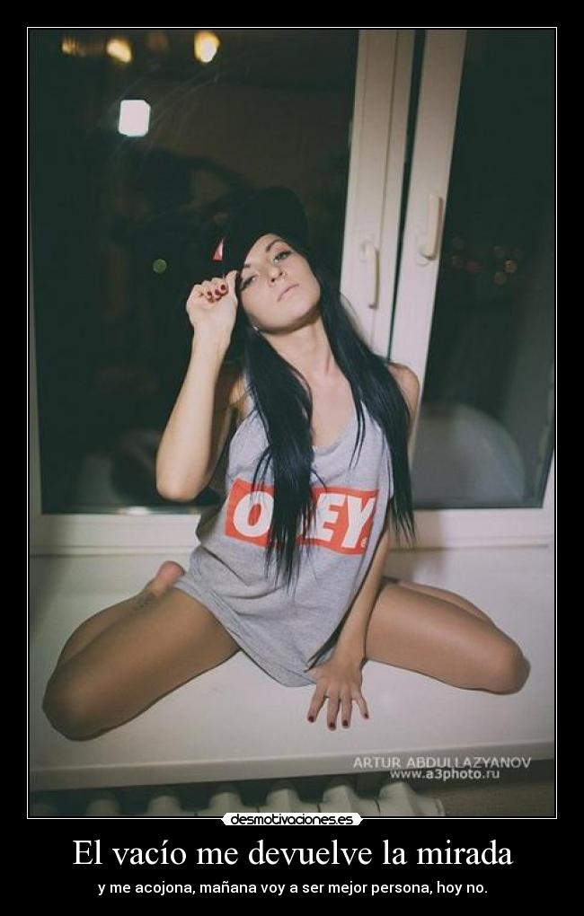El vacío me devuelve la mirada -