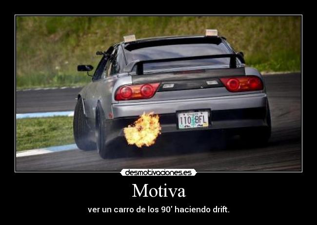 Motiva - ver un carro de los 90 haciendo drift.
