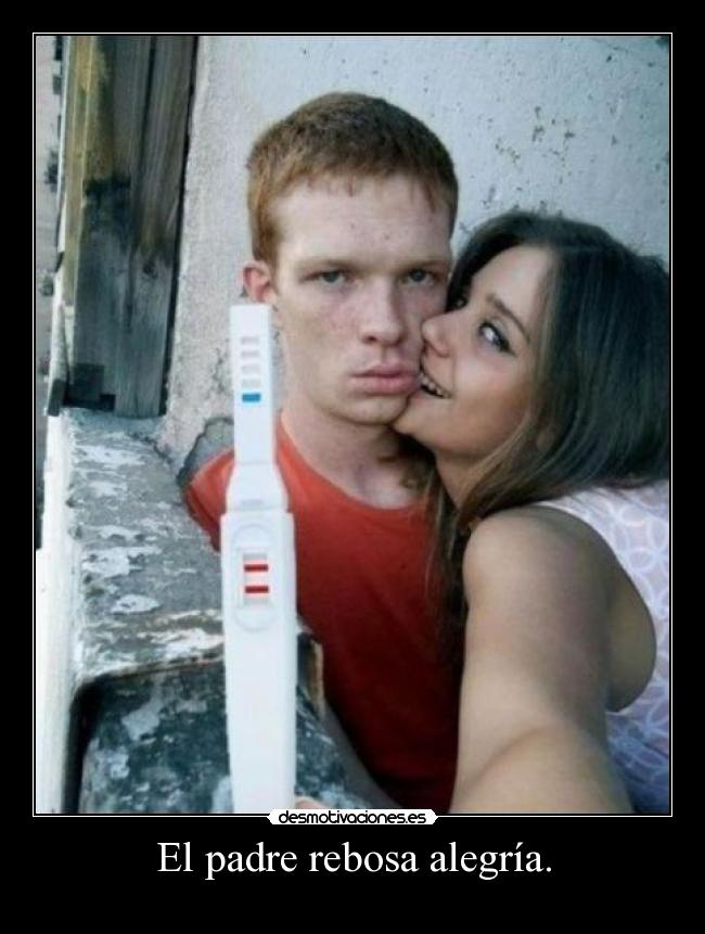 El padre rebosa alegría. - 