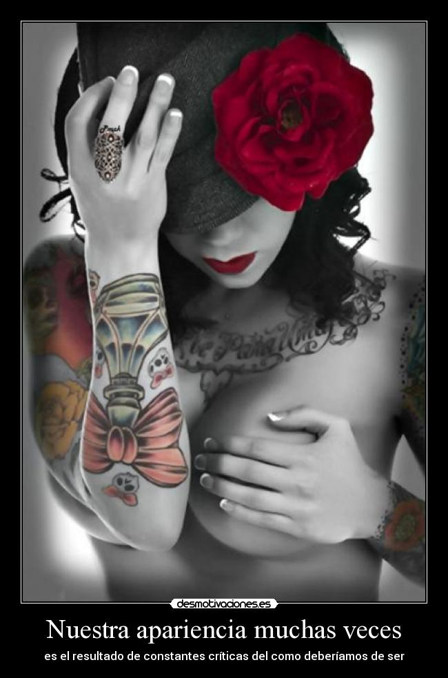 carteles apariencias llenas mentiras desmotivaciones