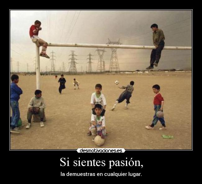 carteles nada como futbol joker smile desmotivaciones