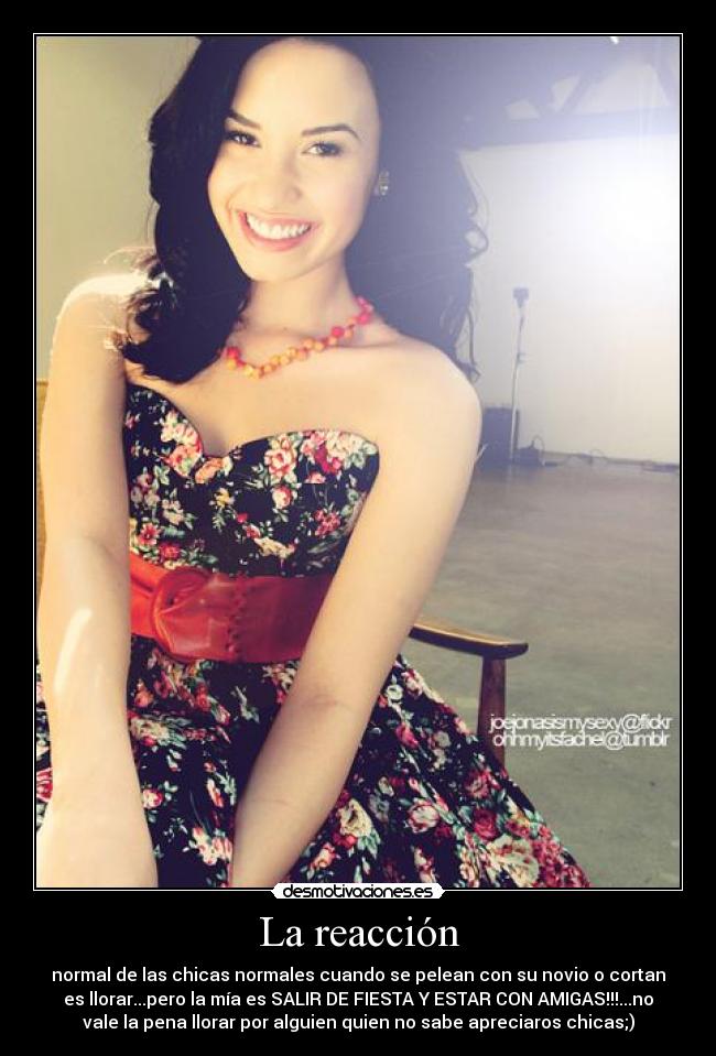 La reacción - normal de las chicas normales cuando se pelean con su novio o cortan
es llorar...pero la mía es SALIR DE FIESTA Y ESTAR CON AMIGAS!!!...no
vale la pena llorar por alguien quien no sabe apreciaros chicas;)