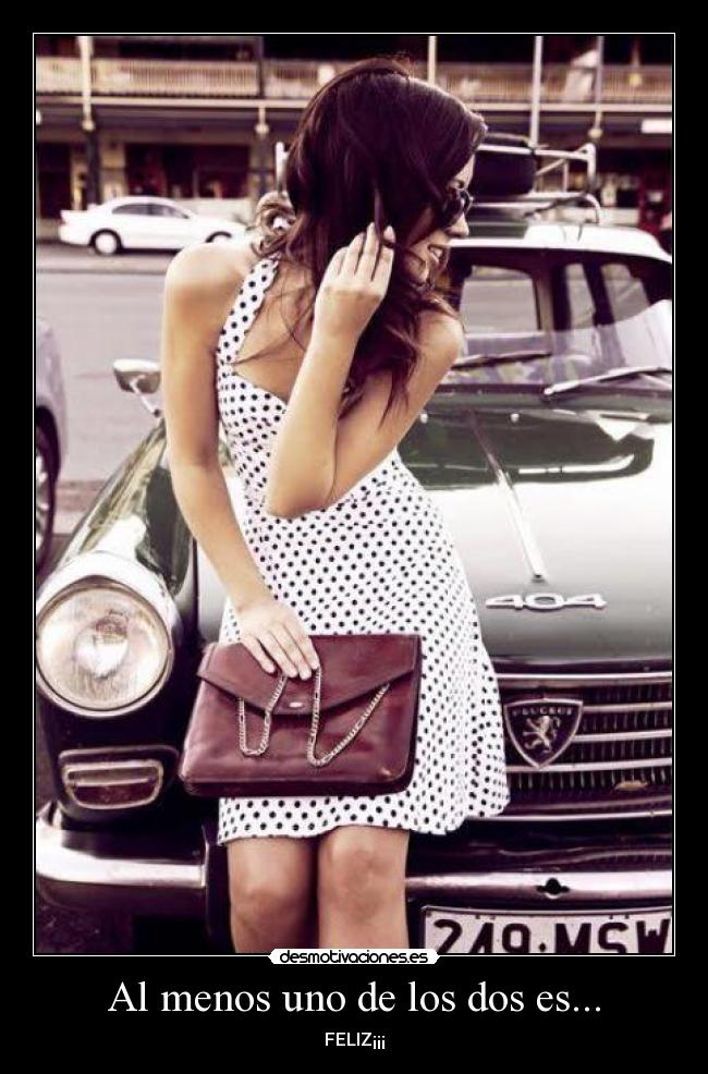 Al menos uno de los dos es... - 