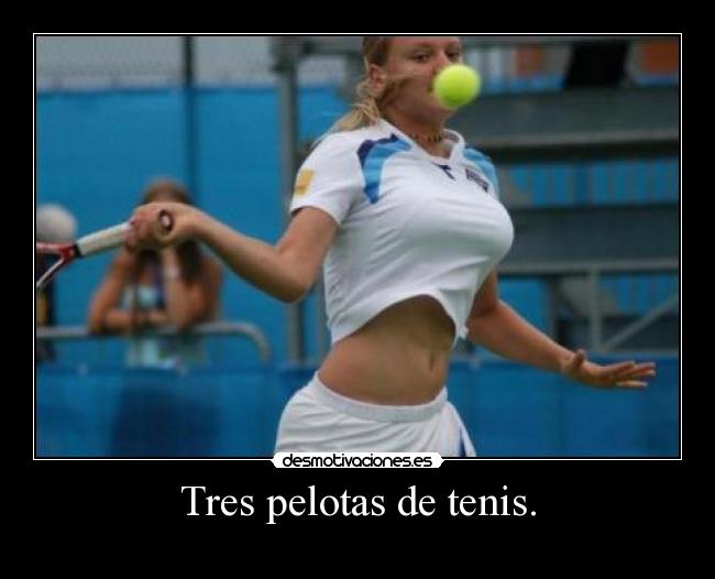 Tres pelotas de tenis. -
