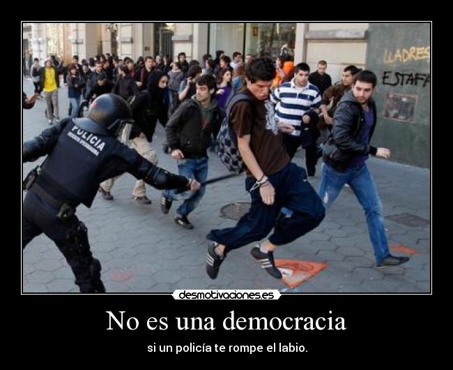 carteles democracia real ariadnap lom desmotivaciones