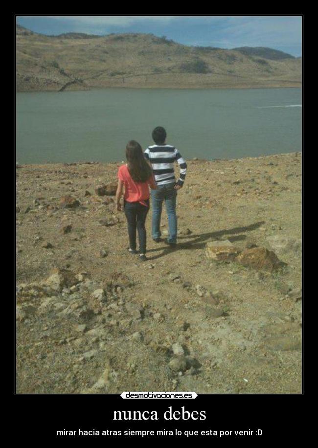 carteles mires hacia atras desmotivaciones