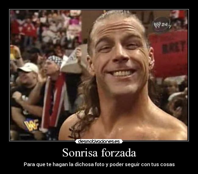 Sonrisa forzada - Para que te hagan la dichosa foto y poder seguir con tus cosas