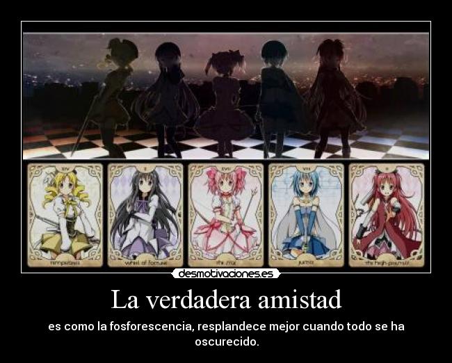 La verdadera amistad - es como la fosforescencia, resplandece mejor cuando todo se ha oscurecido.