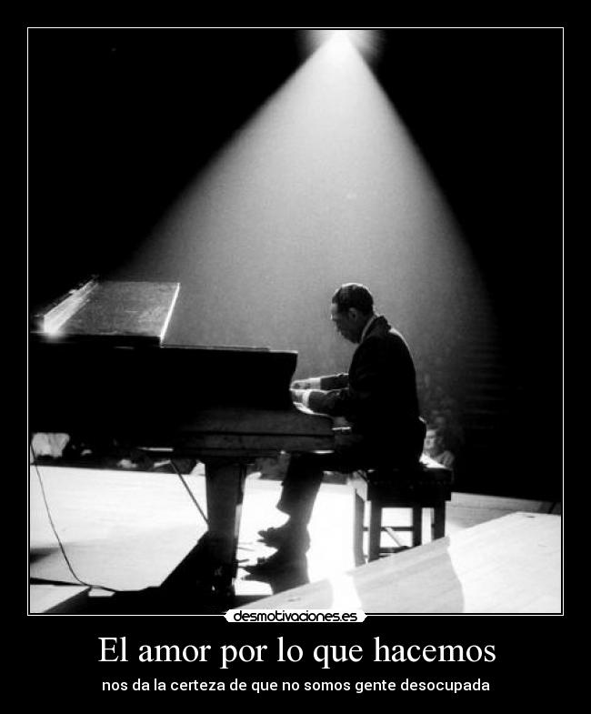 carteles amor pues quien ama que hace desdichado desocupado desmotivaciones