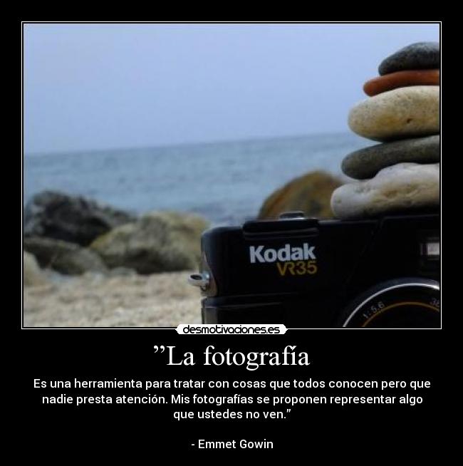 ”La fotografía - Es una herramienta para tratar con cosas que todos conocen pero que
nadie presta atención. Mis fotografías se proponen representar algo
que ustedes no ven.”
- Emmet Gowin