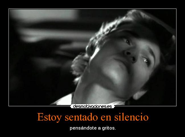 Estoy sentado en silencio -