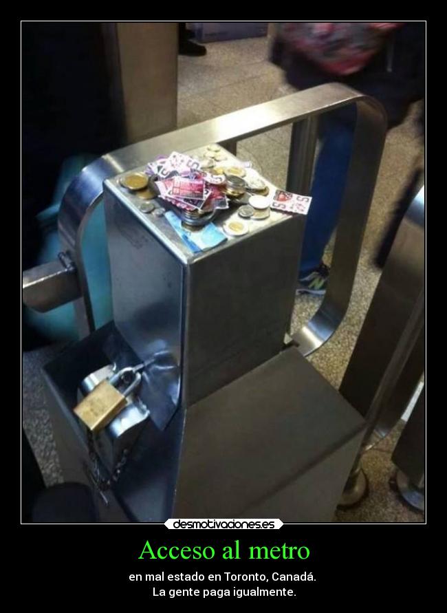 Acceso al metro - en mal estado en Toronto, Canadá. 
La gente paga igualmente.