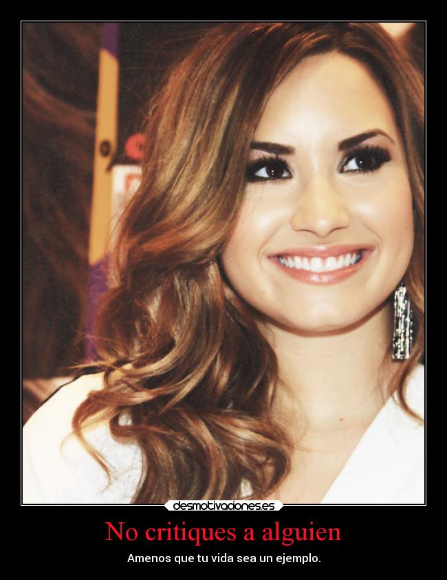 carteles criticas demilovato lovatic desmotivaciones