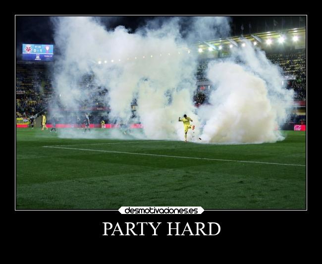 PARTY HARD - 