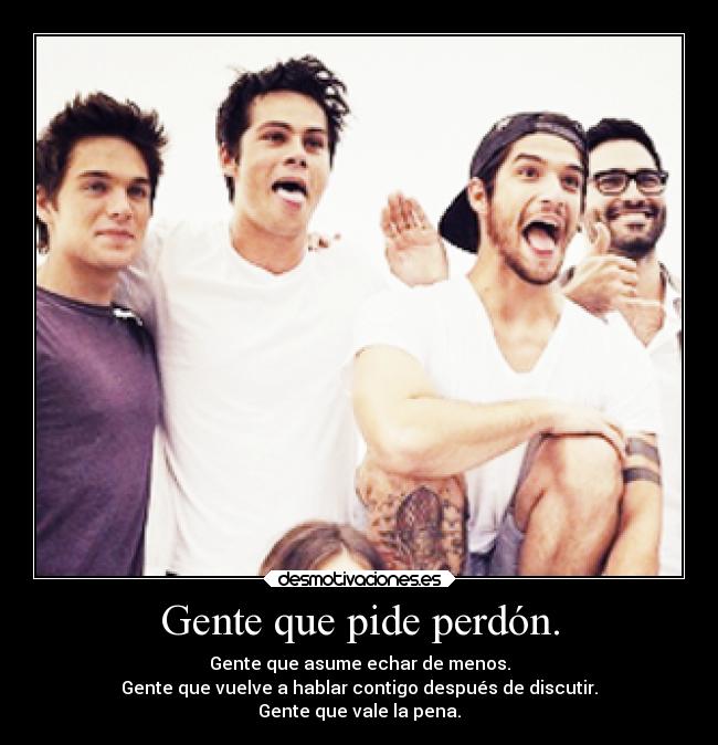 Gente que pide perdón. - 