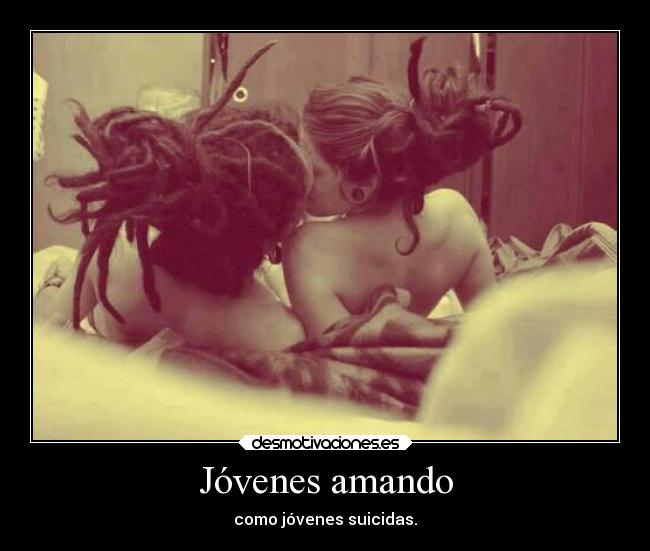 Jóvenes amando - 