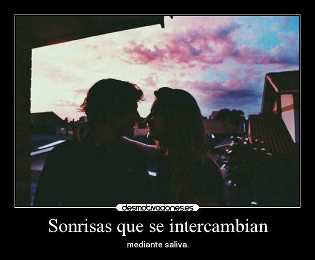 Sonrisas que se intercambian -