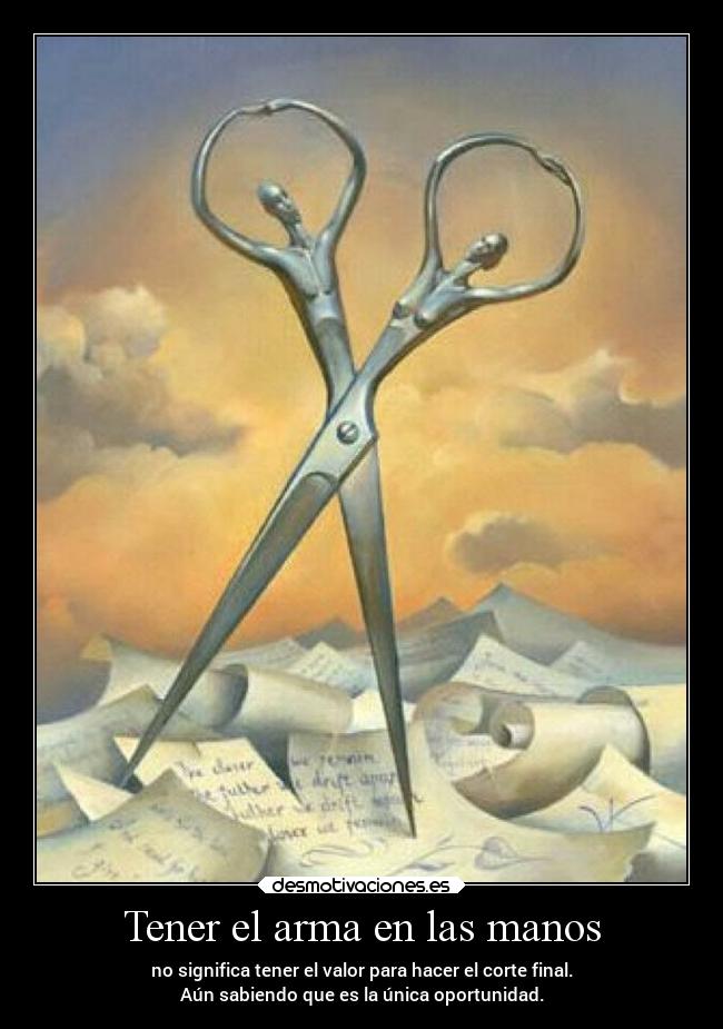 Tener el arma en las manos -