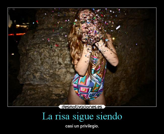 carteles risa risa enunrincondemimente loquenecesitamosesalgodepanico makemewannadie gritandoensilencio vestidito desmotivaciones