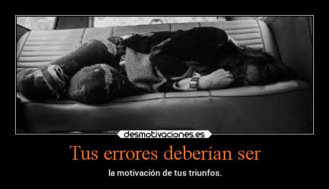 Tus errores deberían ser -