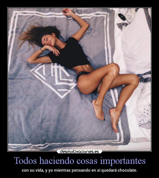 Todos haciendo cosas importantes - 