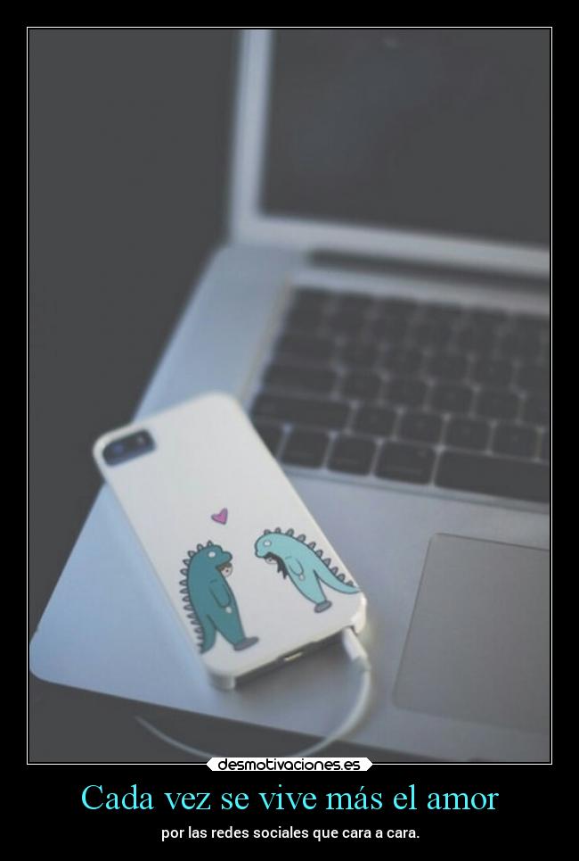 Cada vez se vive más el amor - por las redes sociales que cara a cara.