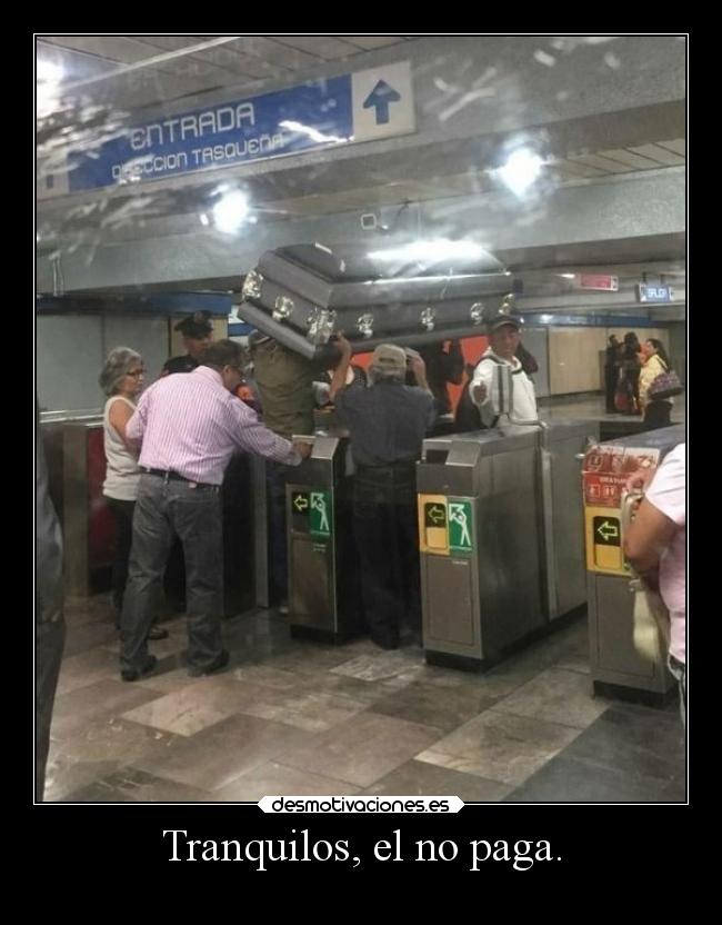 carteles muerte ataud metro desmotivaciones