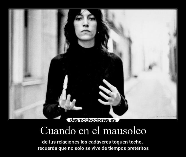 Cuando en el mausoleo -