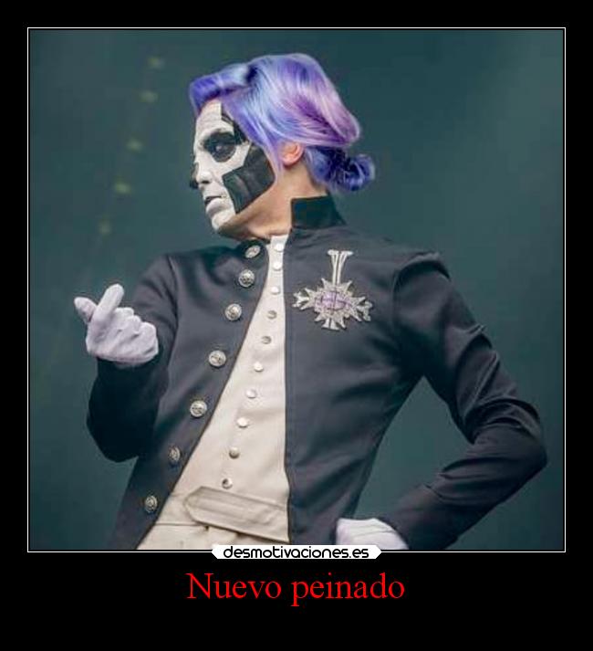 carteles vida superclan lossupervivientes soyunidiotatm iamanamelessghoul ghost papa emeritus desmotivaciones