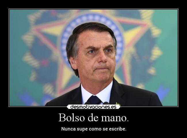 Bolso de mano. - Nunca supe como se escribe.