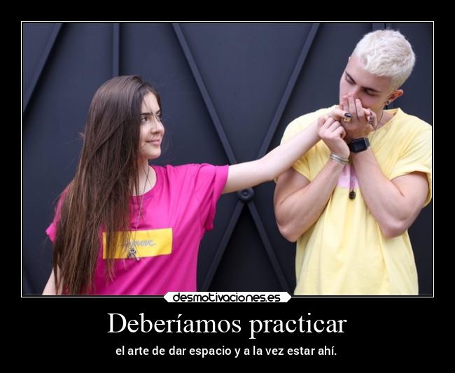 Deberíamos practicar -