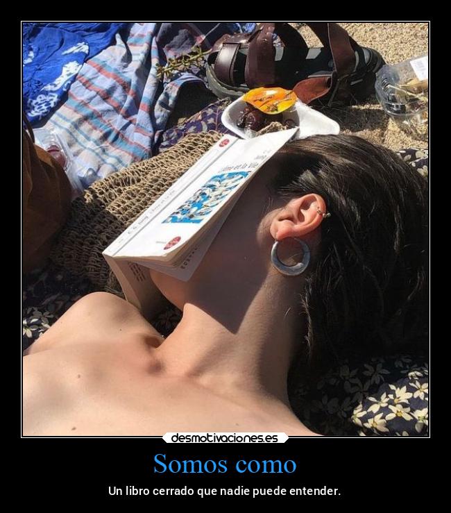 carteles verano cerrado misterio incertidumbre desmoverano2021 descansar leer vacacionar desmotivaciones