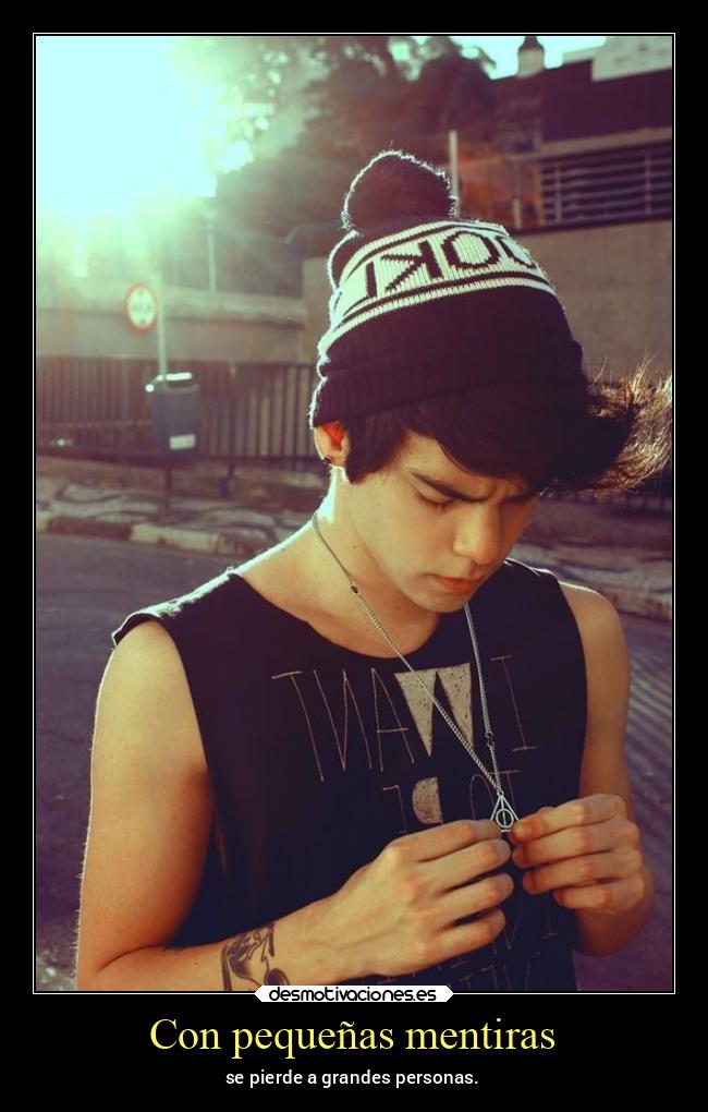 Con pequeñas mentiras -